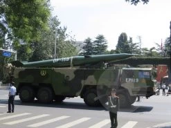 Dong Feng-15B -Rocket Model Toys f32443e730f0c3bc43d93aab5195c971.image .700x525